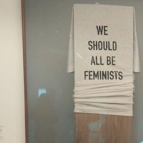 iconique 🌟 We Should All Be Feminists, Feminist Fashion, Christian Dior Bag, Human Race, Fashion Quotes, Lookbook, Dior, Human, T Shirts