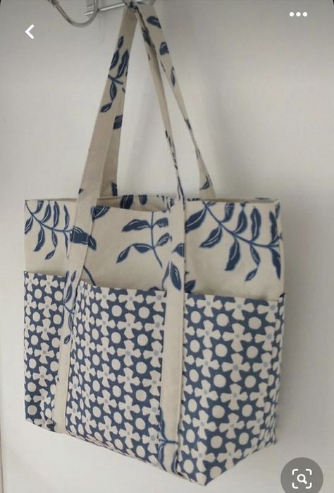 Fabric Bag Design, Återvinna Jeans, Hantverk Diy, Tote Bag Pattern Free, Handmade Fabric Bags, Diy Bag Designs, Bag Pattern Free, Diy Bags Patterns, Tote Bags Sewing