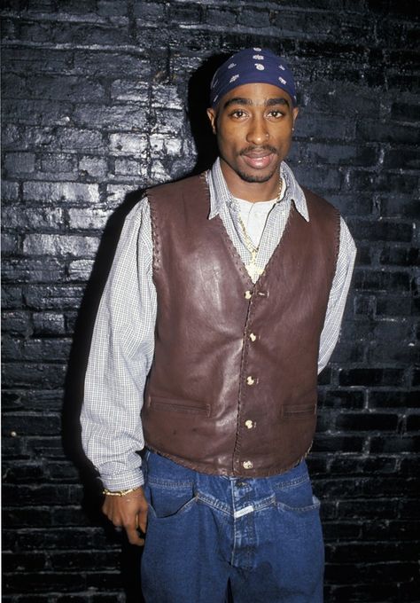 Tupac Outfits, Bmw 750i, Gone Too Soon, 90s Hip Hop, Tupac Shakur, Tupac, Jay Z, Daily News, Police Officer