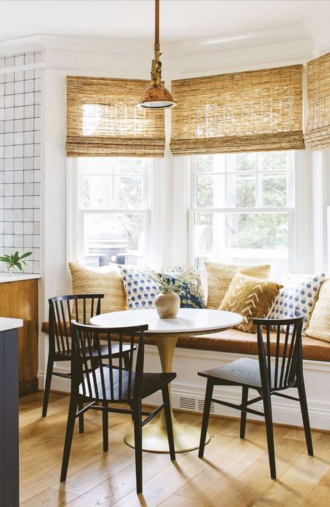 Breakfast Nook Ideas Bay Window, Bay Window Seating Kitchen, Bay Window Dining, Seating In Kitchen, Kitchen Bay Window, Window Seat Kitchen, Banquette Seating In Kitchen, Bay Window Seat, Kitchen Banquette