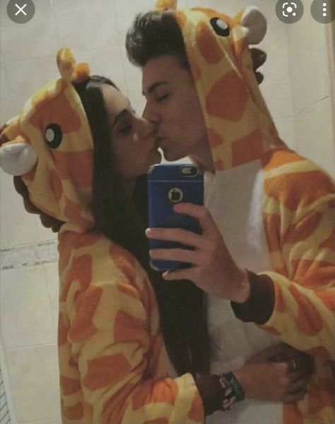 Couples Onesies, Cute Couple Halloween Costumes, Cute Couple Outfits, Cute Relationship Photos, Matching Couple Outfits, Boyfriend Goals, Relationship Goals Pictures, Photo Couple