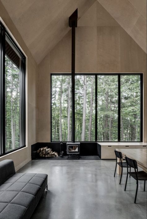 Appareil Architecture's black metal cabin hides in a Quebec forest Nordic Architecture, Black Cabin, Chalet Design, Empty Room, Modern Cabin, Minimalism Interior, Barn House, Minimalist Home, Decor Interior Design