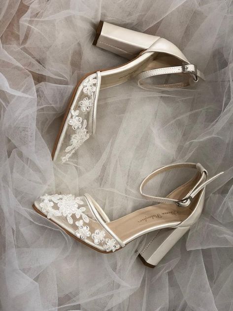 Bridal Shoes Tulle, Bridal Shoes With Lace Dress, Wedding Shoes Bride Vintage, Cottage Core Wedding Shoes, Wedding Chunky Heels, White Floral Heels, Wedding Shoes Bride Heels, White Lace Heels, Wedding Shoes Ivory