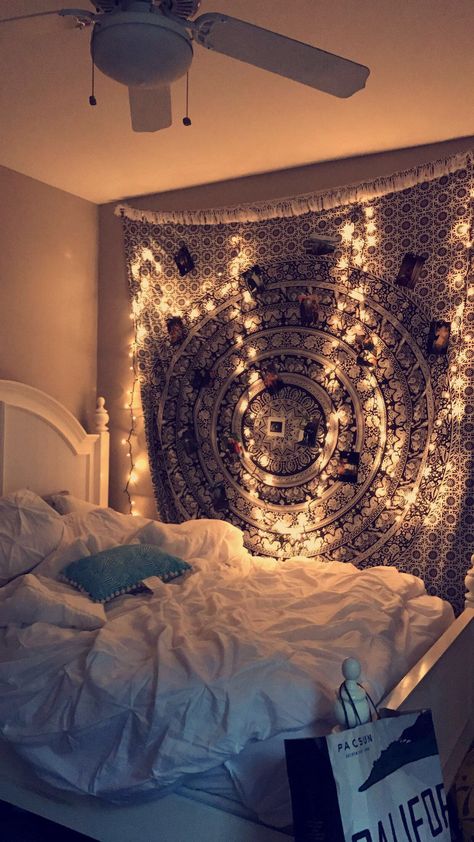 Teen Bedroom Ideas, Halloween Bedroom Decor, Halloween Bedroom, Stylish Bedroom Design, Room Tapestry, Tapestry Bedroom, Cute Bedroom Ideas, Basement Bedrooms, Room Deco