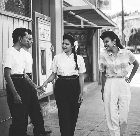 50s Greaser Aesthetic, Chicana Fashion, Pachuca Style, Greaser Aesthetic, Greaser Style, Chicano Culture, 1940s Women, Chicana Style, Zoot Suit