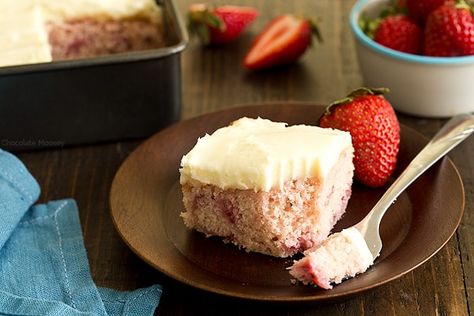 Strawberry Snack Cake - Homemade In The Kitchen 8x8 Dessert Recipes, 8x8 Cake Recipe, Dessert Recipes Cream Cheese, 8x8 Cake, Snack Cake Recipes, Recipes Cream Cheese, Snack Cake Recipe, Strawberry Snacks, Homemade Cream Cheese