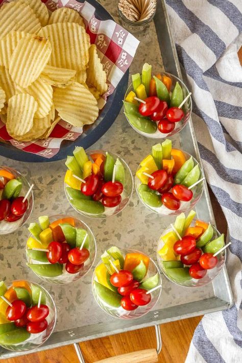 party-nibbles-easy-finger-food-savoury-christmas-bite-size-cheap-25 Individual Appetizers, Appetizers Healthy, Veggie Cups, Nibbles For Party, Vegetable Tray, Appetizers For A Crowd, Easy Appetizers, Party Appetizers Easy, Easy Veggie