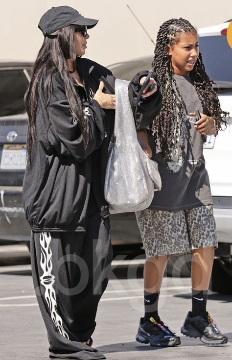 Kim And North West, Kim Outfits, North West Kardashian, Kim And North, Kardashian Style, Kardashian Jenner, North West, Kim Kardashian, Hip Hop