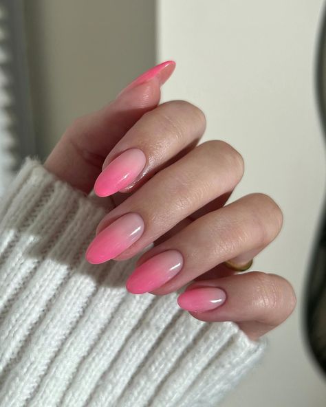 Sparkly Nail Designs, Pink Tip Nails, Bright Nail Designs, Pink Nail Art Designs, Pink Nail Colors, Ombré Nails, Pink Ombre Nails, Spring Nail Trends, Elegant Nail Designs