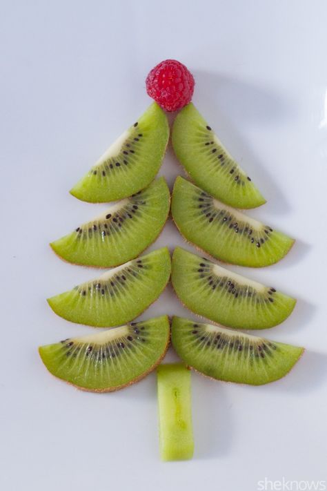 Peanut Butter Snacks Easy, Christmas Themed Snacks, Party Foods For Kids, Kiwi Tree, Nature Snacks, Healthy Christmas Snacks, Healthy Holiday Treats, Themed Snacks, Christmas Tree Food