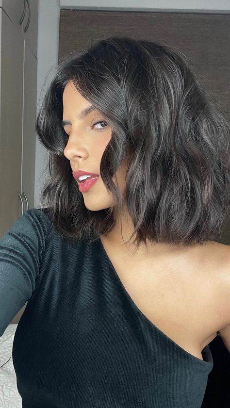 Estela Newbold on Instagram: “Hair tutorial ✨ cachos com o babyliss estilo natural. Amo esse resultado 🤍 já salva aqui pra fazer! #hairtutorial #shorthair…” New Cut, Insta Inspo, Hair Tips, Boyfriend Pictures, Hair Hacks, New Hair, Hair Tutorial, Hair Makeup