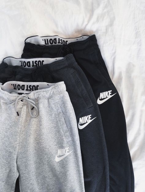 Fleece Pants Women, Cute Sweatpants Outfit, Cute Sweatpants, Teenage Outfits, Sweatpants Outfit, Cute Lazy Outfits, Lazy Outfits, Cute Comfy Outfits, Teenager Outfits