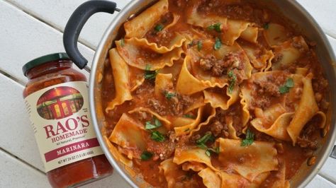 Danny Loves Pasta Lasagna Soup, Raos Recipes, Soup Pioneer Woman, Italian Pasta Sauces, Recipe For Lasagna, Chicken And Salad, Lasagne Soup, Seafood Soups, New York Restaurant