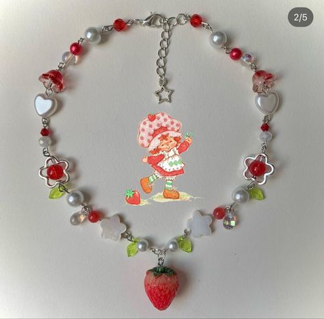 Kawaii Beaded Jewelry, Strawberry Necklace, Pretty Jewelry Necklaces, Beaded Necklace Diy, Beaded Jewels, Magical Jewelry, Beads Bracelet Design, Jewelry Accessories Ideas, Homemade Jewelry