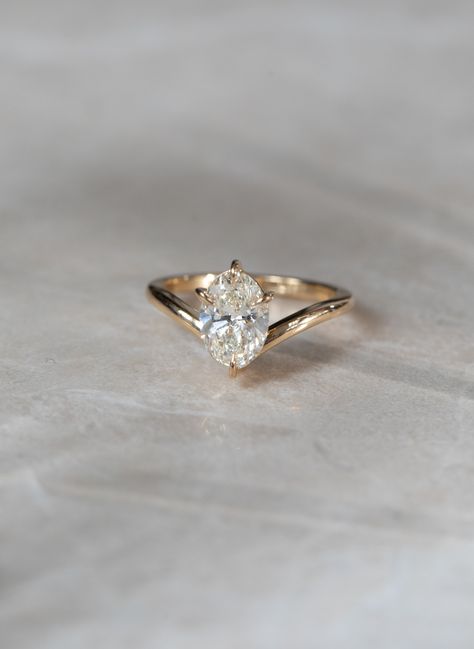 Lab Grown Diamond Engagement Rings Ova, Kate & Kole Ring, Unique Oval Ring, Oblong Diamond Ring, Most Elegant Engagement Rings, Floating Engagement Ring Setting, Pointed Oval Engagement Ring, Lab Grown Diamond Rings, Pie Cut Diamond Ring