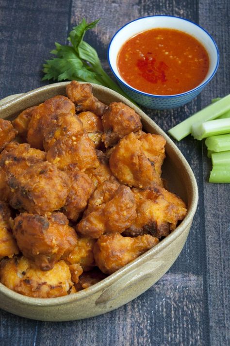 3 Tips for Air Frying Battered Foods (Plus a Buffalo Cauliflower recipe) Battered Cauliflower, Vegan Air Fryer, Buffalo Cauliflower Recipes, Eggplant Recipes Parmesan, Healthy Superbowl Snacks, Hot And Spicy, Air Fry Recipes, Vegan Cauliflower, Buffalo Cauliflower