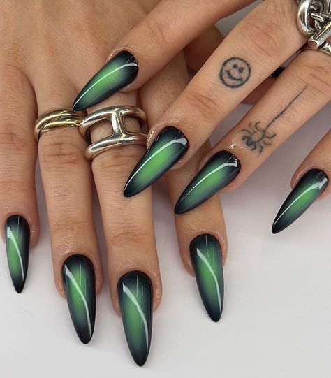 SALOMÉ 😈 NAIL ARTIST | Space aura for @julieferrat 👽💚 #nails #nailart #gelx #apresnails #nailartist #thegelbottle #auranails | Instagram Poison Ivy Nails, Nail Art Vert, Ivy Nails, Dark Green Nails, Green Nail Art, Hippie Nails, Green Nail Designs, Pink Nail Polish, Dark Nails