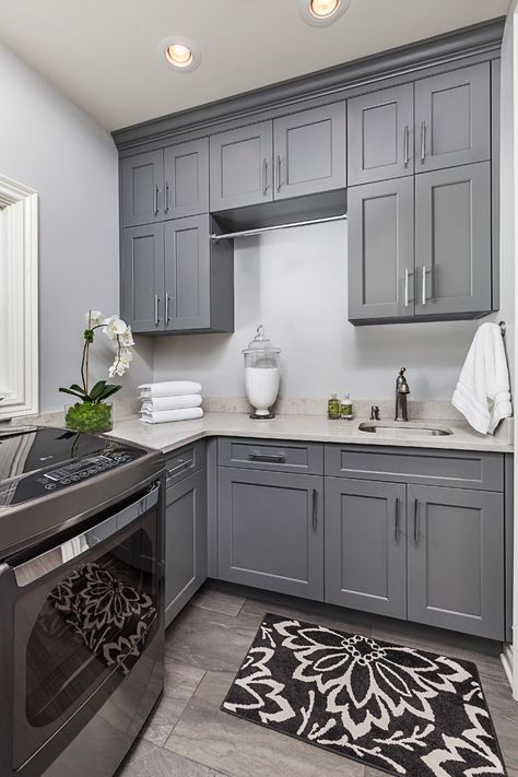 Laundry Room - Transitional - Laundry Room - Detroit - by Laurie Trinch Interiors Grey Laundry Room, Grey Laundry, Transitional Laundry Room, Grey Laundry Rooms, Custom Laundry Room, White Laundry Rooms, Small Laundry Room Organization, Dream Laundry Room, Laundry Cabinets