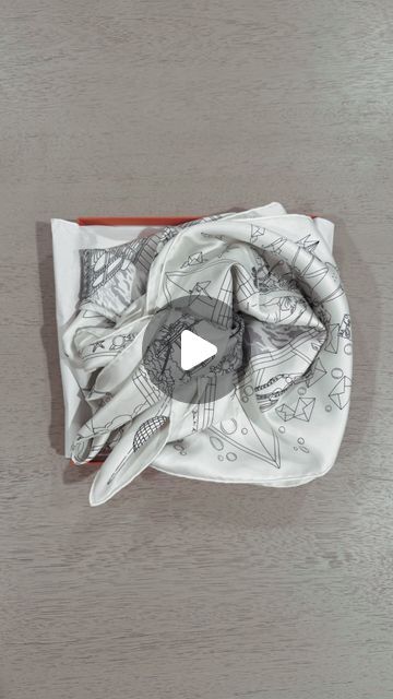 Silk Scarf Tutorial, Hermes Scarf Tying, Scarf Hacks, Square Scarf Tying, Scarf Wearing, Ways To Tie Scarves, Tie Scarves, Scarf Ideas, Scarf Tutorial