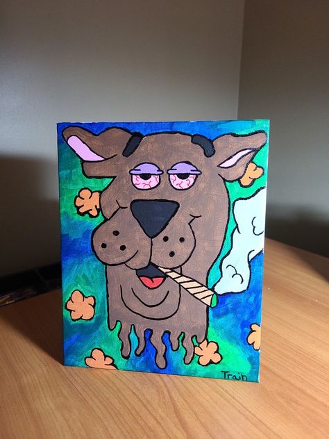 An acrylic portrait painting of Scooby-Doo high. His neck looks like its melting. He has stoned red eyes, with a smoking blunt hanging out of his mouth. The background has a few orange flowers on top of a blue green tye-dye effect. Scooby Doo Painting Ideas, Scooby Doo Painting, Scooby Doo High Painting, Scooby Doo Drawing Trippy, Bart Simpson Painting Canvas Trippy, Trippy Scooby Doo Painting, Oil Pastel Drawings Easy, Acrylic Painting Diy, Canvas Painting Tutorials