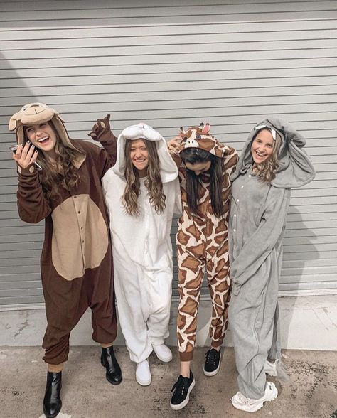 🐒🐇🦒🐘 Annie Grace, Cute Group Halloween Costumes, Best Friend Photography, Halloween Costumes Friends, Halloween Costume Outfits, Best Friend Photos, Cute Friend Pictures, Group Halloween Costumes, Bestie Goals