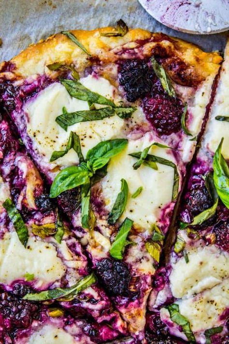 Blackberry Ricotta Pizza with Basil Blackberry Ricotta Pizza, Pizza With Basil, Blackberry Ricotta, Ricotta Pizza, Iron Recipes, Food Charlatan, Salad Pasta, Flatbread Recipes, Flat Bread