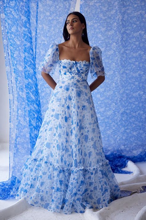 Christmas Outfit Dresses, डिजाइनर कपड़े, Christmas Outfit Casual, Floral Print Gowns, Modesty Outfits, Gown For Women, Printed Gowns, Organza Dress, Grad Dresses