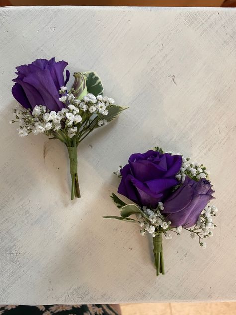 Purple Prom Boutonniere, Purple And White Corsage And Boutonniere, Corsage And Boutonniere Set Purple, Purple Boutineer Ideas, Boutineer Ideas Purple, Boutannaires Prom, Dark Purple Prom Bouquet, Purple Corsage And Boutonniere Prom, Purple Prom Flowers Bouquet