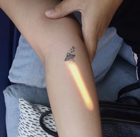 Rocket Ship Tattoo, Alien Tattoos, Spaceship Tattoo, Ufo Tattoo, Stars Tattoo, Matching Sister Tattoos, Circle Tattoos, Geometric Tattoos, Alien Tattoo