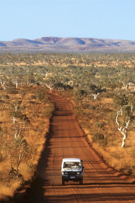 From outback camping and wildflower tours and city sightseeing, a guided expert is a great way to see Western Australia's best attractions #westernaustralia #westernaustraliatravel #westernaustraliaroadtrip #westernaustraliaaesthetic #westernaustraliamap #westernaustraliabeach #australialandscape #australiatravelaesthetic #watravel #waholiday Western Australia Map, Western Australia Road Trip, Western Australia Travel, Australia Landscape, Australia Beach, Australia Travel Guide, Outback Australia, Sunset Nature, Travel Tours