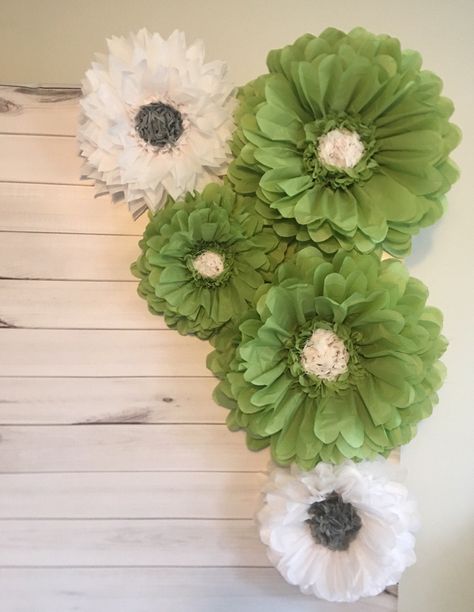 Giant Paper Flower Tutorial, Paper Flower Backdrop Diy, Tissue Paper Flowers Diy, Paper Craft Tutorials, Paper Flower Backdrop, Crepe Paper Flowers, Paper Flowers Craft, How To Make Paper Flowers, Tissue Paper Flowers