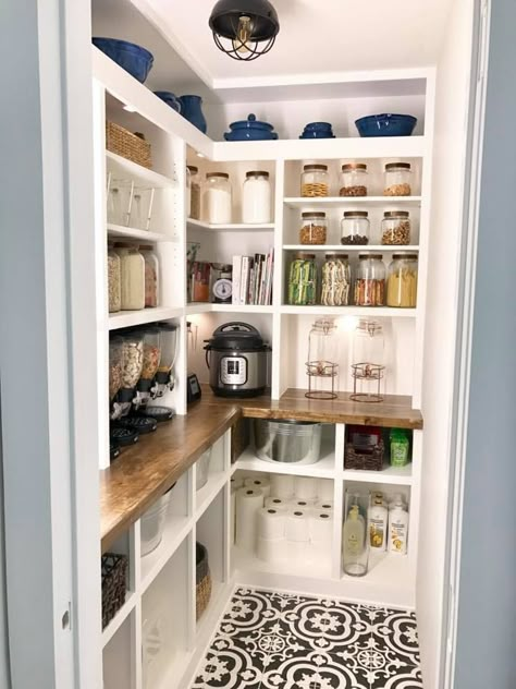 Organiser Cucina, Open Pantry, House Pantry, Farmhouse Pantry, Pantry Room, Pantry Remodel, Pantry Makeover, Pantry Shelving, Pantry Closet