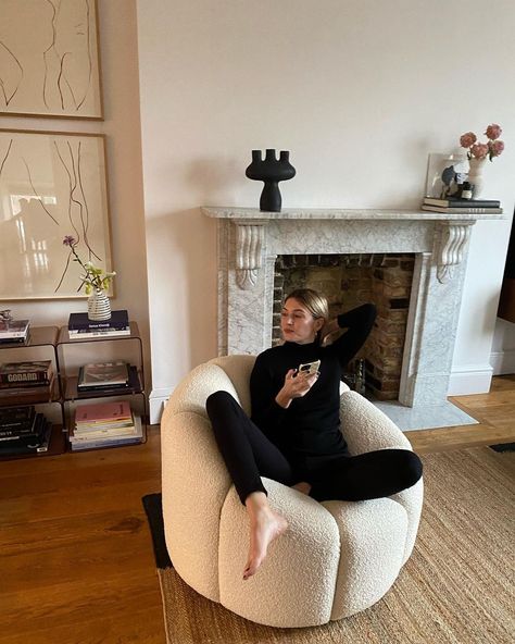 Camille Charriere, French Wardrobe, Parisian Apartment, Dream Apartment, Living Room With Fireplace, Fast And Furious, Small Living Room, Interior Inspo, Small Living