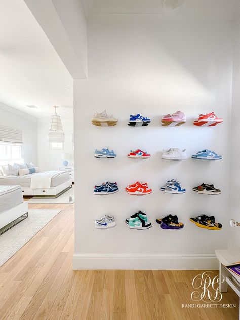 Cool Guy Room, Shoe Display Ideas Bedroom, Billy Bedroom, Creative Shoe Storage, Big Boy Bedroom Ideas, Twin Boys Nursery, Teen Boy Bedroom Ideas, Teen Boy Room Decor, Sneaker Wall