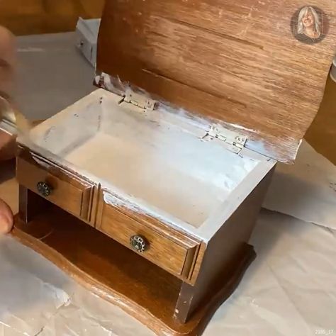 Making OVER a Vintage Jewelry Box | Making OVER a Vintage Jewelry Box | By Our Upcycled Life Homemade Chalk Paint, Vintage Jewelry Boxes, Homemade Chalk, Jewelry Box Makeover, Start Painting, Simple Crafts, Sanding Block, Jewellery Box Making, Use Your Imagination