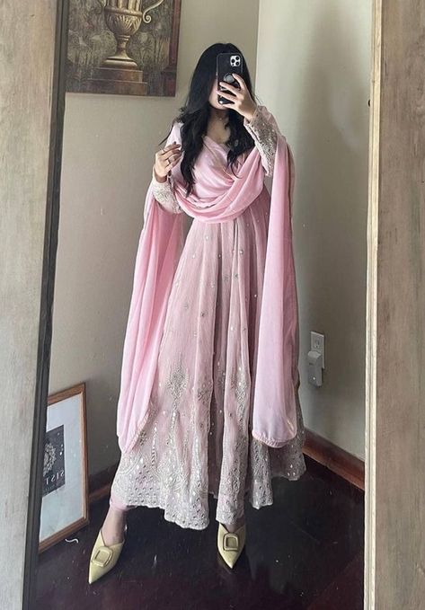 Birthday Dresses For Women Indian, डिजाइनर कपड़े, Pink Anarkali, Gown With Dupatta, Trendy Outfits Indian, Anarkali Dress Pattern, Traditional Indian Dress, Casual Indian Fashion, Desi Fashion Casual