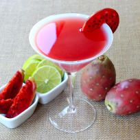 Prickly Pear Martini Recipe Pear Martini Recipe, Prickly Pear Recipes, Pear Drinks, Prickly Pear Juice, Pear Martini, Pear Cocktails, Pear Vodka, Martinis Drinks, Vodka Recipes