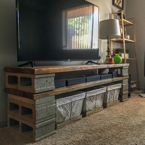 DIY | TV Stand | Cheap | Wood Cinder Block Furniture, Store Stand, Pallet Tv Stands, Tv Stand Designs, Tv Cabinet Design, Diy Tv Stand, Farmhouse Tv Stand, Wooden Tv Stands, Stand Ideas