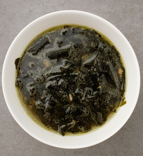 Miyeok Guk Recipe, Seaweed Soup Korean, Miyeok Guk, Korean Food Recipe, Korean Seaweed Soup, Soup Korean, Seaweed Soup, Edible Seaweed, Korean Soup