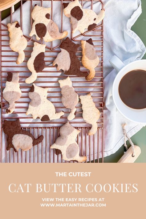 Easy Cat Themed Desserts, Cat Cookie Recipes, Cat Shaped Desserts, Calico Cat Cookies Recipe, Cookies Ideas Creative, Cat Cutout Cookies, Cat Cookies Recipe, Cat Dessert Ideas, Nerdy Desserts