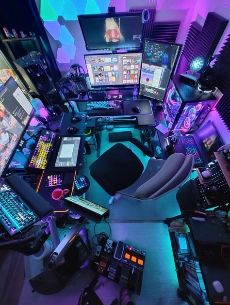 Coolest Gaming Setup, Pc Gaming Setup Bedroom, Room Gaming Design, Gamer Set Up, Computer Set Up, Computer Room Ideas, Cool Gaming Setups, Dream Gaming Room, Hacker Room