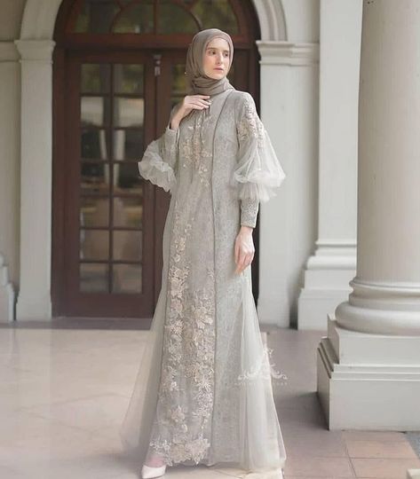 Ayoene di Instagram "Exclusive Dress Maker & Shoes Specialist (Translation in English & Bahasa Indonesia) Dear Ladies Kami masih membuka slot order selama…" Dress Brokat Modern Bridesmaid, Wedding Hijab Styles, Dress Brokat Modern, Dress Maker, Muslimah Wedding Dress, Hijabista Fashion, Muslimah Wedding, Modern Bridesmaid, Dress Pesta