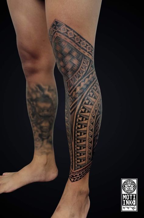 Samoan Tattoo Leg, Polynesian Tattoo Designs Leg, Tattoo Pierna Hombre, Poly Tattoo, Polynesian Leg Tattoo, Calf Sleeve Tattoo, Calf Tattoo Ideas, Pirate Skull Tattoos, Flower Leg Tattoos