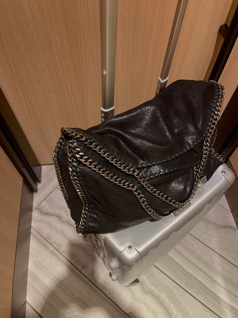 Falabella Bag Aesthetic, Falabella Bag Outfit, Stella Mcartney, Falabella Bag, Uni Bag, Stella Mccartney Falabella, Handbag Essentials, Bag Obsession, Stella Mccartney Bag