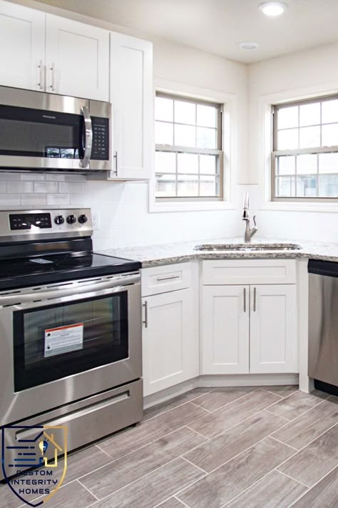 Kitchen With Two Windows, Corner Sink Kitchen Layout, Corner Kitchen Sink Ideas, Small Kitchen Ideas Layout, Corner Kitchen Sink, Small Kitchen Layout, Moms Kitchen, Corner Sink Kitchen, Corner Kitchen