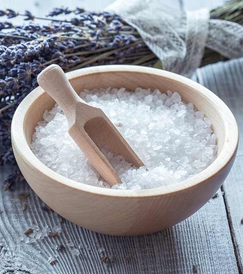 5 Epsom Salt Remedies That Banish Acne Sitz Bath Recipe, Epsom Salt Benefits, Sitz Bath, Bath Recipes, Ayurvedic Remedies, Frankincense Essential Oil, Exotic Food, Lemonade Recipes, Nails Polish