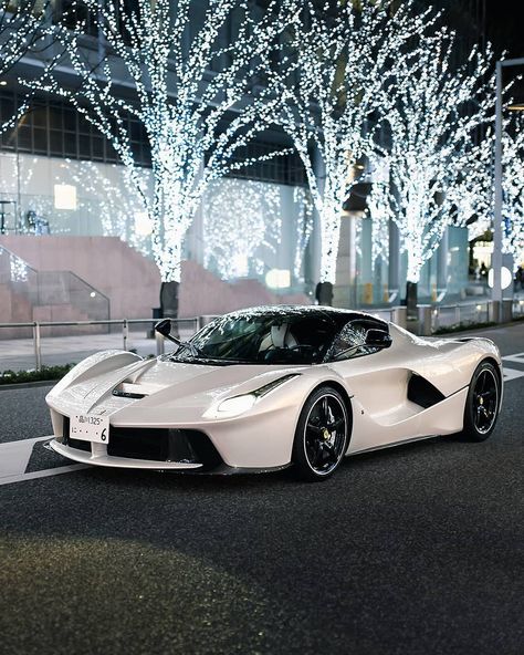 White Ferrari, Ferrari Laferrari, Lamborghini Cars, Lexus Cars, Ferrari Car, Super Luxury Cars, Best Luxury Cars, My Dream Car, Sports Cars Luxury