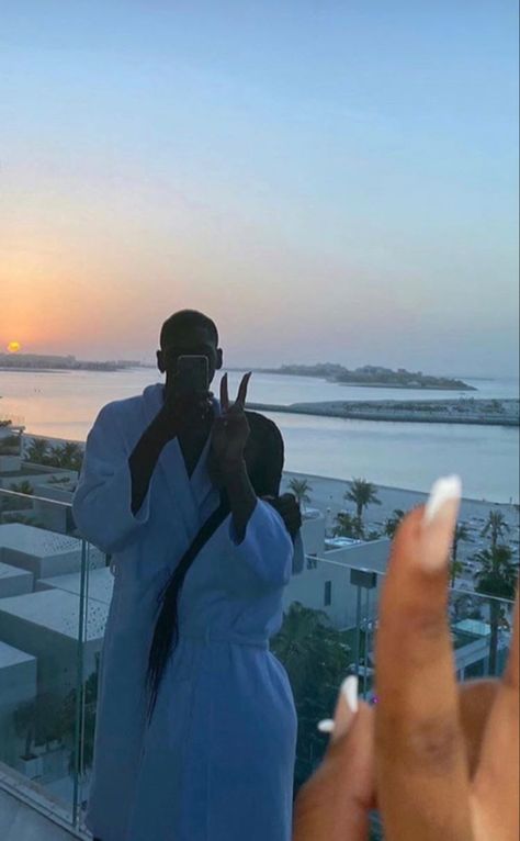 Black Couple Vacations, Black Relationship Goals, Couples Vacation, Black Couple, Fotos Goals, Photographie Portrait Inspiration, Black Love Couples, Couples Vibe, Black Couples Goals