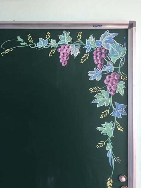 Drawings For School Notice Board, Black Board Border Design, Black Board Chalk Art, Black Board Ideas Chalkboards, Class Black Board Decoration Ideas, Diwali Black Board Decoration, Blackboard Design Classroom, Black Board Design Chalkboards, Blackboard Decoration Classroom