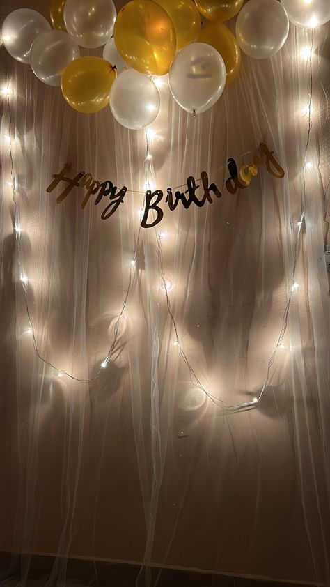 Asthetic Snaps, Birthday Core, Plane Background, Birthday Aesthetics, Cutesy Outfit, Birthday Deco, Happy Birthday To Me Quotes, Birthday 21, Surprise Birthday Decorations